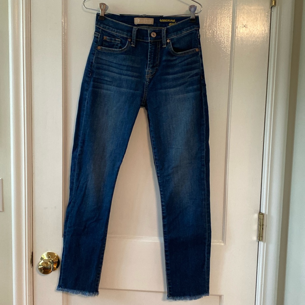 7 For All Mankind Roxanne Ankle Jeans, Size 26. Mid Rise, Frayed Ankle. Euc